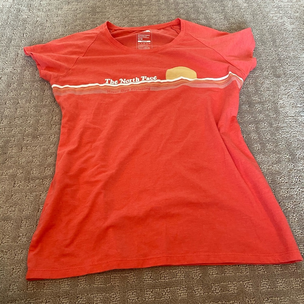 Coral north face tee